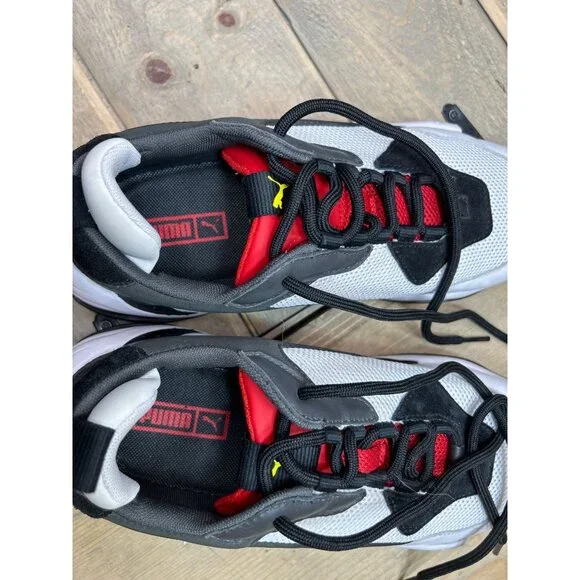 US7.5 NWOB Puma Thunder Spectra Mens Leather White Black  display picture 2